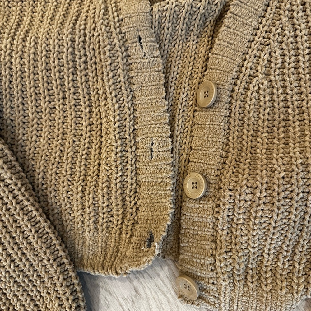 NWOT Hollister Tan Cropped Knit Cardigan Sweater - Picture 3 of 3